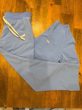 FIGS Scrub Set | Catarina Top & Livingston Pants | M / SP|